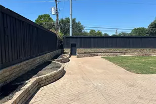 10711 Cromwell Dr, Dallas, TX 75229 - Photo 33