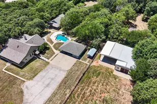 6500 Lusk Branch Ct, Granbury, TX 76049 - Photo 5