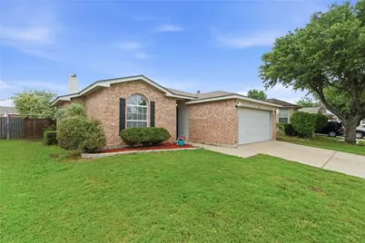 604 Bluejay Drive, Saginaw, TX 76131 - Photo 3