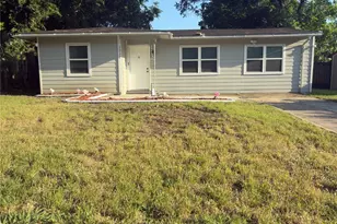 1312 Raines St, Arlington, TX 76010 - Photo 3