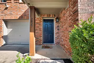 2827 Grandview Dr, Grand Prairie, TX 75052 - Photo 5