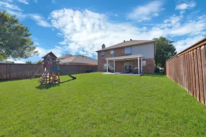 2827 Grandview Drive, Grand Prairie, TX 75052 - Photo 3