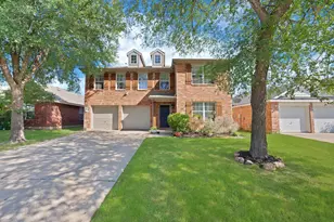 2827 Grandview Dr, Grand Prairie, TX 75052 - Photo 5