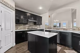 800 Beckington Dr, Shady Shores, TX 76208 - Photo 15