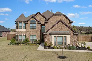 800 Beckington Dr, Shady Shores, TX 76208 - Photo 1