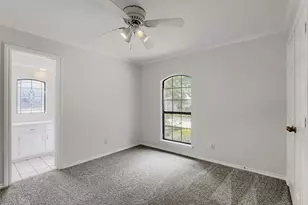 1201 St James Pl, Arlington, TX 76011 - Photo 17