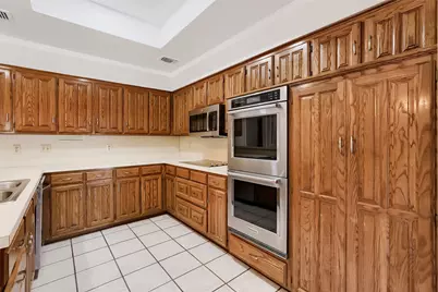 1201 St James Place, Arlington, TX 76011 - Photo 9