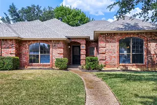 1201 St James Pl, Arlington, TX 76011 - Photo 3