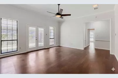 1201 St James Place, Arlington, TX 76011 - Photo 5