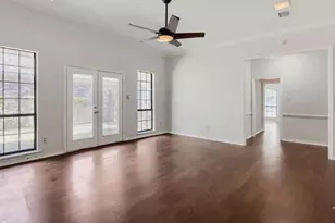 1201 St James Pl, Arlington, TX 76011 - Photo 5