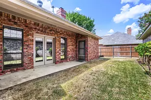 1201 St James Pl, Arlington, TX 76011 - Photo 19