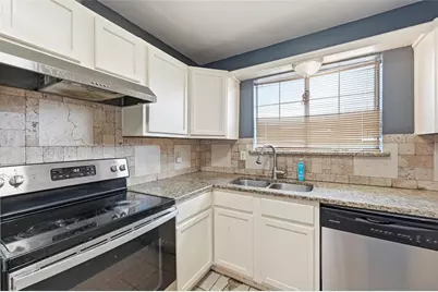 905 Brookhaven Drive, Lancaster, TX 75134 - Photo 11