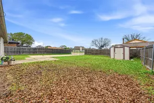 905 Brookhaven Dr, Lancaster, TX 75134 - Photo 3