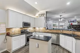 2424 Deerwood Dr, Little Elm, TX 75068 - Photo 9