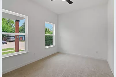 1228 E Tucker Street, Fort Worth, TX 76104 - Photo 5