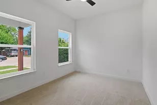 1228 E Tucker St, Fort Worth, TX 76104 - Photo 5