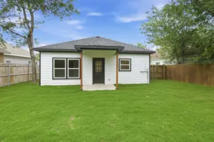 1228 E Tucker St, Fort Worth, TX 76104 - Photo 31