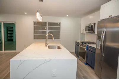 12607 Gaslite Circle, Farmers Branch, TX 75234 - Photo 7