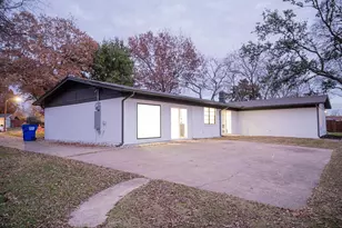 12607 Gaslite Cir, Farmers Branch, TX 75234 - Photo 3
