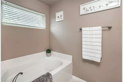 900 Vintage Avenue, Gainesville, TX 76240 - Photo 21