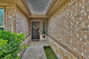 900 Vintage Ave, Gainesville, TX 76240 - Photo 3
