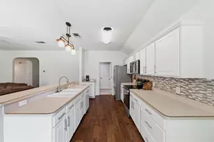 348 Meador Ln, Burleson, TX 76028 - Photo 13