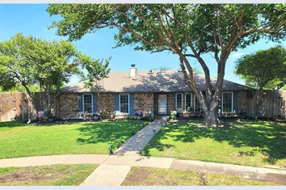 1929 Vista Oaks Drive, Carrollton, TX 75007 - Photo 1