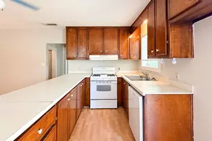 1705 N Robinson St, Cleburne, TX 76031 - Photo 7