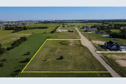 720 Hummingbird Lane, Justin, TX 76247 - Photo 3