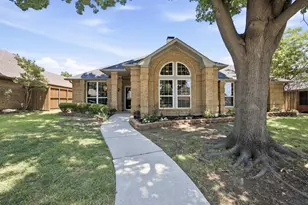 3202 Luallen Dr, Carrollton, TX 75007 - Photo 3