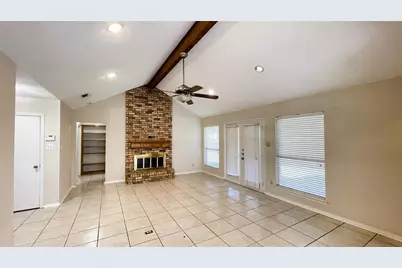 6119 Kingswood Drive, Arlington, TX 76001 - Photo 5