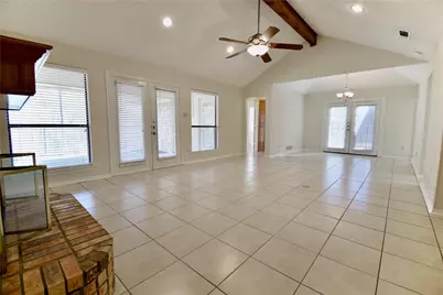 6119 Kingswood Drive, Arlington, TX 76001 - Photo 7