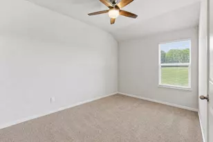 597 Creekview Dr, Azle, TX 76020 - Photo 17