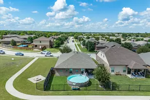 597 Creekview Dr, Azle, TX 76020 - Photo 5