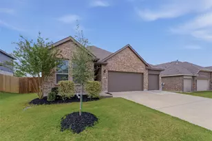 305 Evans Dr, Van Alstyne, TX 75495 - Photo 3
