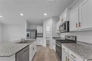 708 Basteen Ln, Justin, TX 76247 - Photo 5