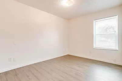 716 S Perkins Street, Fort Worth, TX 76103 - Photo 9