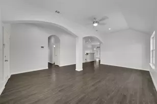 2068 Pecan Creek Dr, Mesquite, TX 75181 - Photo 5