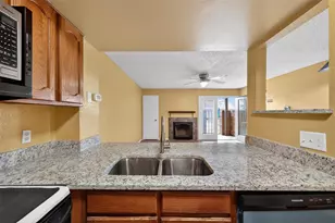 3109 Sondra Dr, Fort Worth, TX 76107 - Photo 7