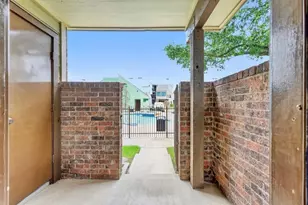 3109 Sondra Dr, Fort Worth, TX 76107 - Photo 13