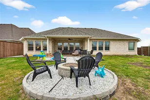 215 Frio Dr, Waxahachie, TX 75165 - Photo 5