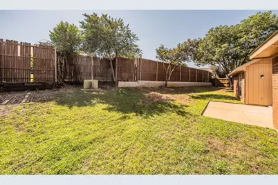 2711 Canterbury Street, Euless, TX 76039 - Photo 27