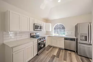 2711 Canterbury St, Euless, TX 76039 - Photo 11