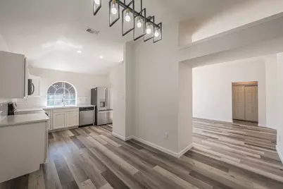 2711 Canterbury Street, Euless, TX 76039 - Photo 9