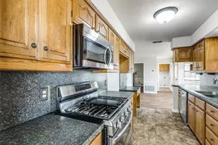 20240 Willow Glade Cir, Pilot Point, TX 76258 - Photo 5