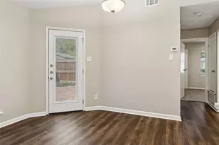 213 Teakwood Ln, Lewisville, TX 75067 - Photo 9