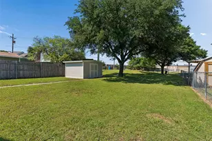 213 Teakwood Ln, Lewisville, TX 75067 - Photo 25