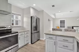 4315 Cabell Dr, Dallas, TX 75204 - Photo 9