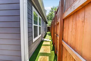 4315 Cabell Dr, Dallas, TX 75204 - Photo 37