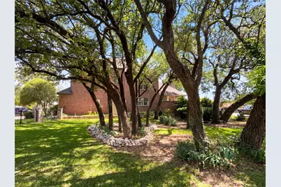 4201 Bluff View Drive, Granbury, TX 76048 - Photo 5